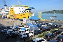 ASDP: Layanan Merak-Bakauheni normal meski erupsi Anak Krakatau