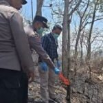 Polisi dan warga evakuasi lansia tewas terjebak karhutla dl Ponorogo