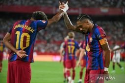 Barca cengkeram puncak klasemen setelah sapu bersih tujuh laga