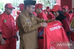 Pemkab Sumenep gelorakan sepak bola di kalangan pelajar