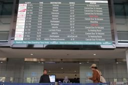 Penerbangan di Bandara Juanda terdampak erupsi Gunung Anak Krakatau