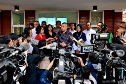 Setiap 30 menit, bandara diuji untuk pantau abu Anak Krakatau