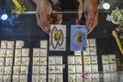 Harga emas Galeri24, Antam, dan UBS di Pegadaian Sabtu ini menurun