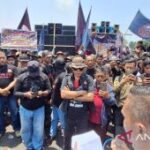 Pedagang Pasar Tanjung Jember unjuk rasa sampaikan tujuh tuntutan