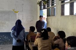 VP Gibran inspects Central Tapanuli school, ensures faster repairs