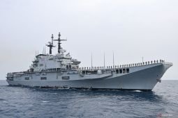 Kapal induk Giuseppe Garibaldi dicat ulang sesuai standar KRI TNI AL