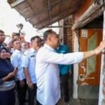 Menata rumah, merawat warga