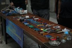Rutan Surabaya temukan 53 barang terlarang saat razia gabungan