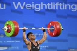 Rahmat Erwin raih emas angkat besi kelas 75 kg Asian Games 2026