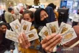 Harga Antam Rabu ini menurun Rp17.000 jadi Rp2,610 juta/gr
