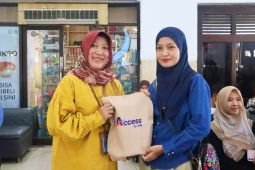 Daop 7 Madiun bagikan suvenir ke penumpang peringati Hari Pelanggan Nasional