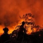 Personel gabungan helikopter water bombing padamkan lahan gambut Jambi