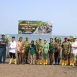 Kodim Situbondo libatkan pelajar tanam mangrove untuk HUT TNI