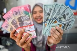 Rabu ini rupiah menguat menjadi Rp17.925 per dolar AS