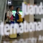 Kedatangan penumpang angkutan udara domestik menurun