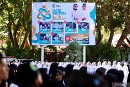 Bupati Ipuk ajak santri beradaptasi perkembangan zaman