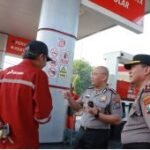 Polres Lamongan pantau sejumlah SPBU untuk pastikan pasokan BBM aman