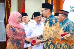 Gubernur Jatim berikan penghargaan untuk 647 pendonor darah 75 kali