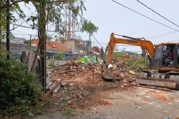 Pemkot Surabaya normalisasi sempadan saluran di Tambaksari