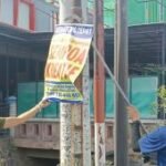 Satpol PP Ponorogo tertibkan puluhan banner dan spanduk liar