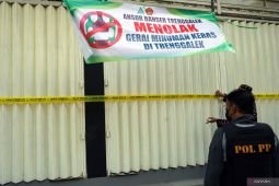 Satpol PP Trenggalek segel gerai minuman beralkohol usai didemo ormas