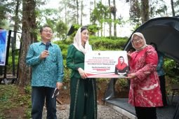 Anggota DPR salurkan 36 mesin pencacah limbah di Trenggalek
