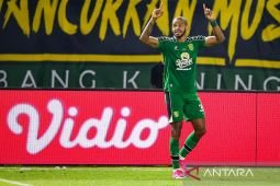 Alex Martins bawa Persebaya taklukkan Isenmulang