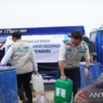 PLN Madura bantu air bersih desa terdampak kekeringan di Pamekasan