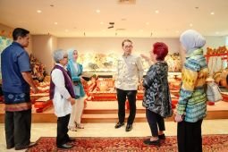 Indonesia prepares UNESCO bid for traditional weaving