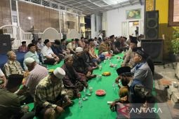 Warga Medokan Ayu gelar doa bersama atas pelantikan Sarmuji jadi Menperin