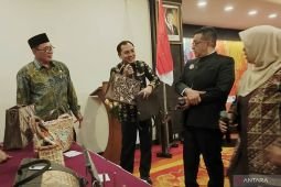 Anggota DPR sebut UMKM kriya jadi penopang pariwisata