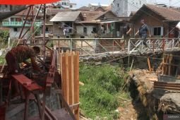Pembangunan jembatan Perintis Garuda di Malang