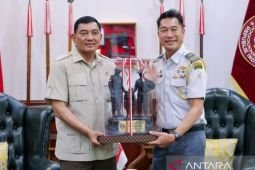 Kemenhan perkuat kerja sama bidang militer dengan Singapura