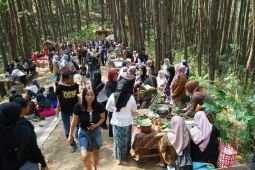 Wisata kuliner pasar tradisional Pangupo Jiwo di Trenggalek