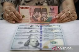 Selasa ini rupiah menguat menjadi Rp18.015 per dolar AS