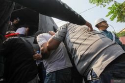 Penggerebekan terkait penyalahgunaan narkoba di Surabaya