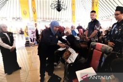 Gubernur Khofifah salurkan bansos Rp9,86 miliar untuk Magetan